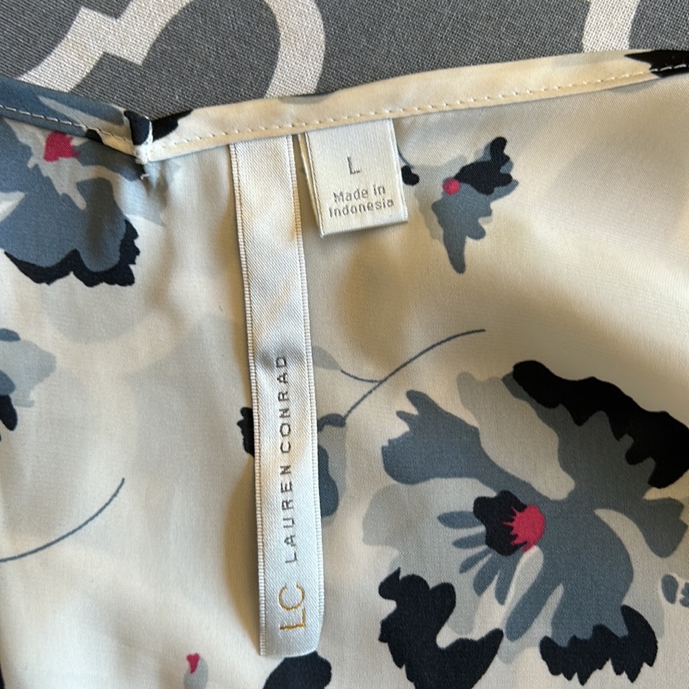 LC Lauren Conrad Sleeveless Floral Banded Top szL - Picture 10 of 12